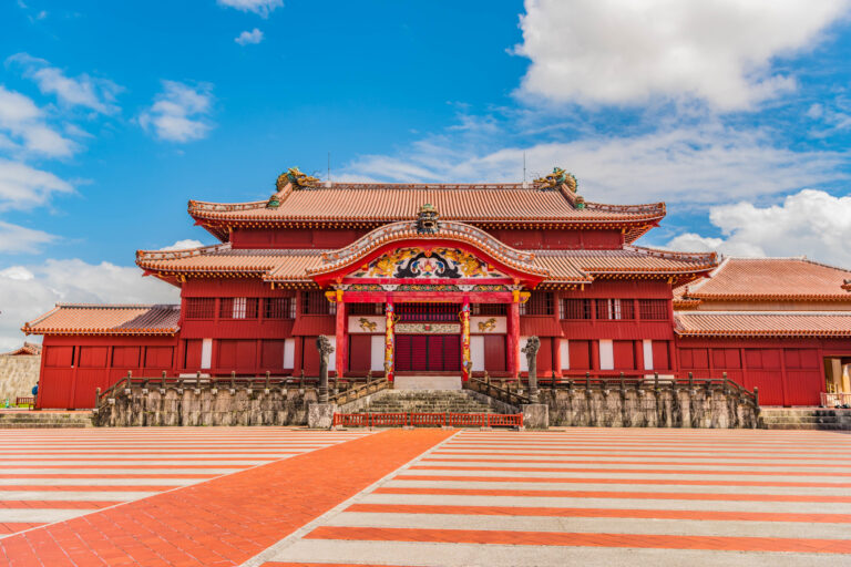 沖縄の歴史的建造物ツアー