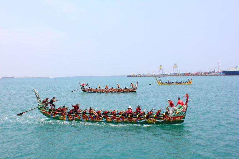 沖縄の春祭りと海辺の楽しみ-1