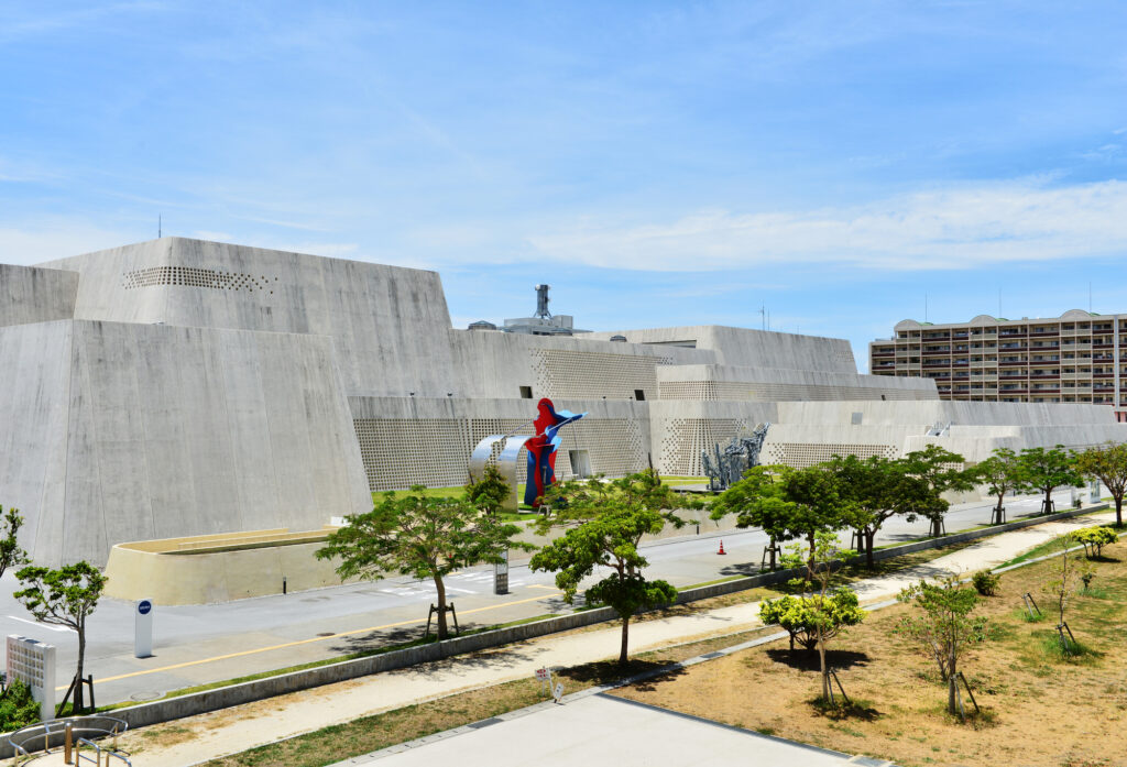 沖縄の春を彩る歴史的建造物ツアー