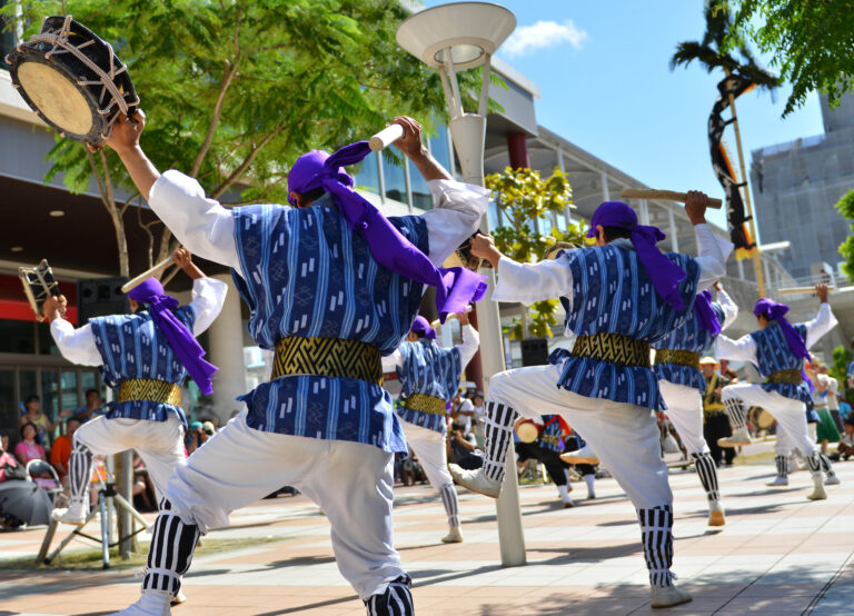 沖縄の夏祭りと海の楽しみ方：夏の魅力を最大限に